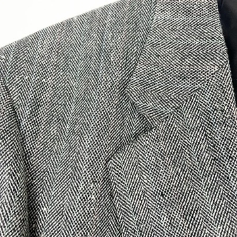 Stafford Herringbone Tweed Blazer. Grey. Men's Size 40S